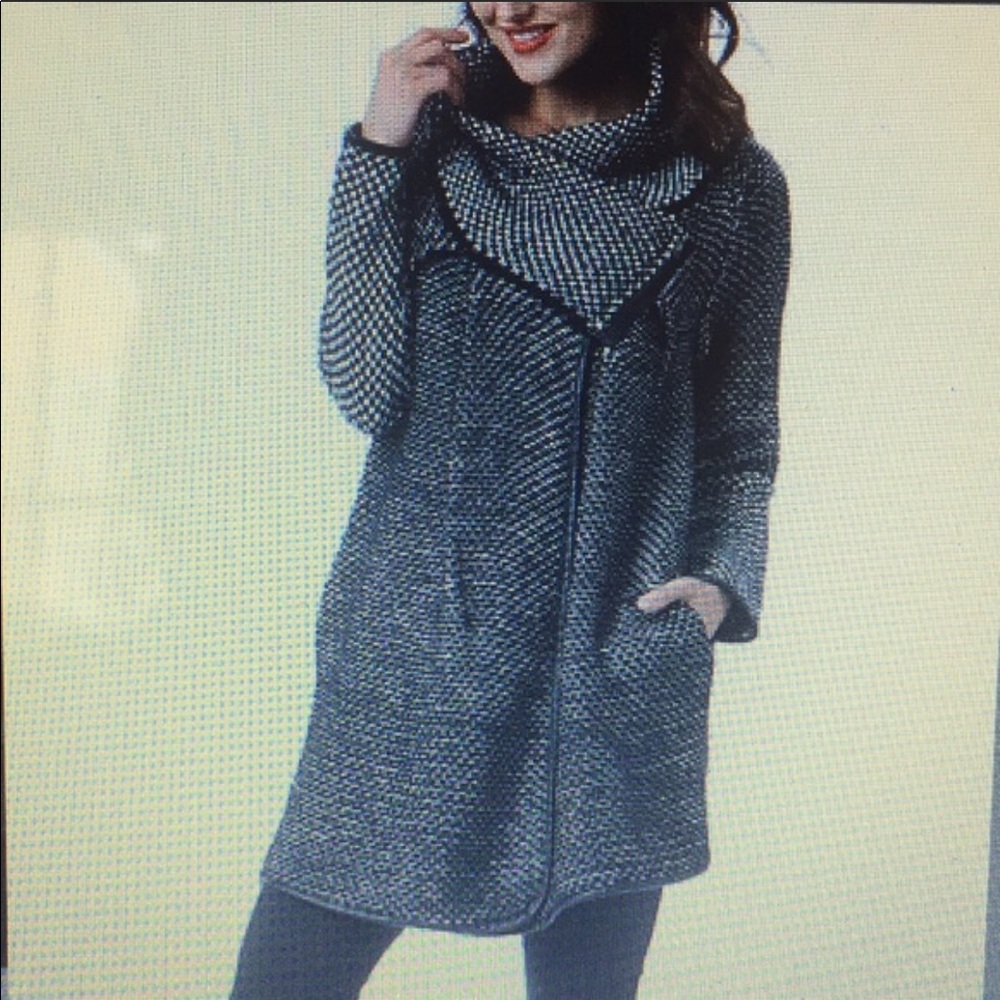 Simply Couture houndstooth asymmetrical sweater